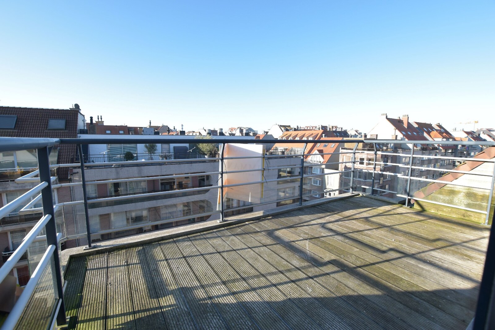 Gerenoveerd 4 slk appartement met grote zonneterrassen in het centrum van Knokke op een zucht van de Zeedijk 14