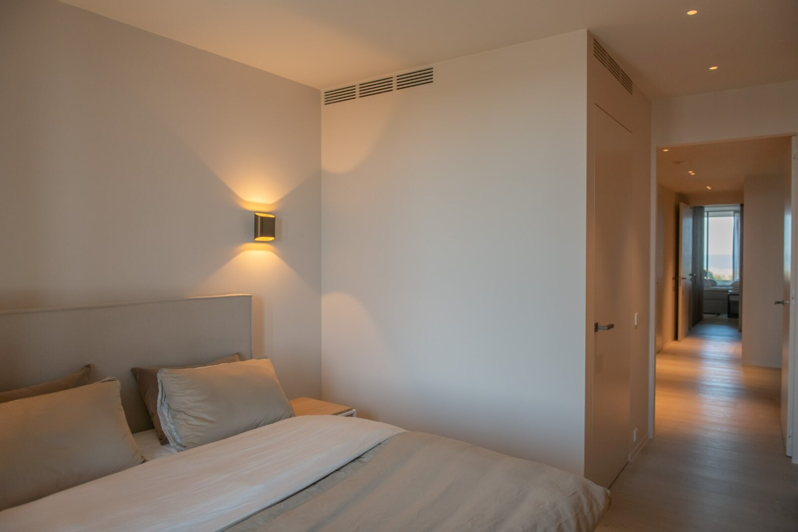 Blanke Top - gelijkvloers  en zeer smaakvol en luxueus afgewerkt appartement.  11